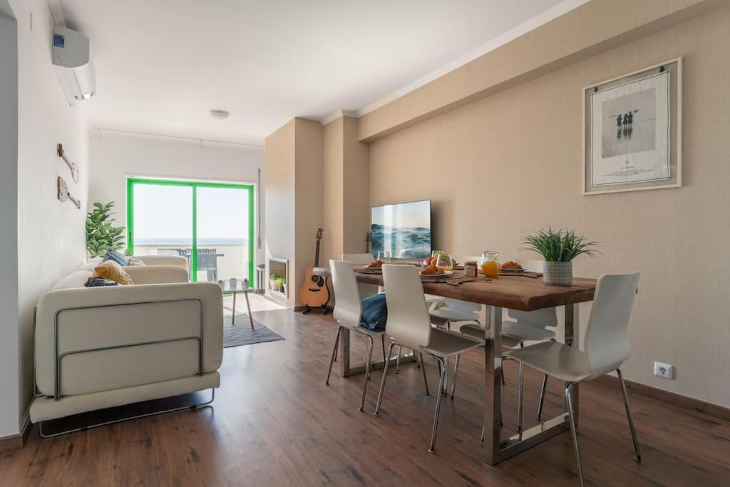 Sunset Terrace - Beachfront Apartment With Private Parking نازاريه المظهر الخارجي الصورة