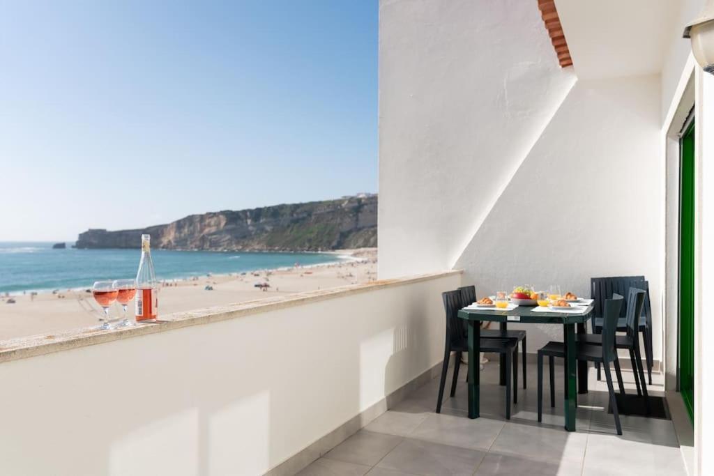 Sunset Terrace - Beachfront Apartment With Private Parking نازاريه المظهر الخارجي الصورة
